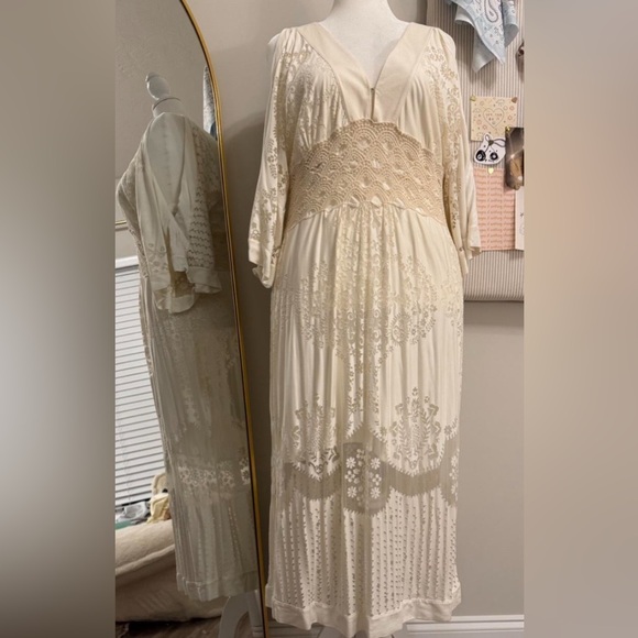 FARM Rio Dresses & Skirts - Farm Rio / Anthropologie Cream Solana Bohemian Boho Stunning Dress Size XL
